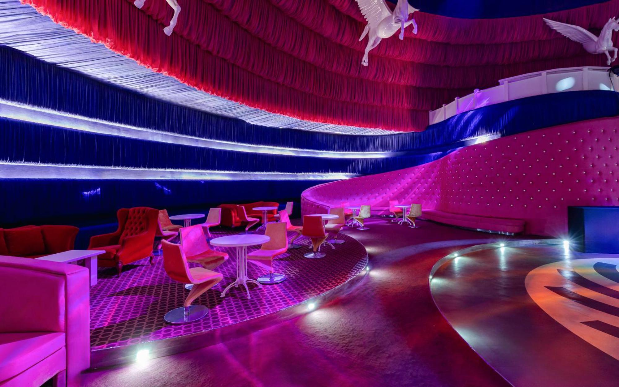 沙马基宫色拉迪尔酒店 Seredil 外观 照片 Interior of the theatre